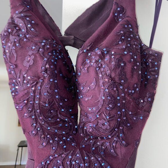 Prom or Formal Gown - Picture 2 of 3